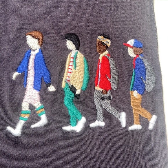 Netflix Stranger things embroidered sleeveless T-shirt tank Medium M unisex - Picture 1 of 7